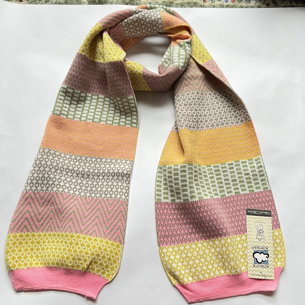World's Softest Gallery Scarf Weekend Collection Sand Dune New NWT Soft Colors - Picture 2 of 3